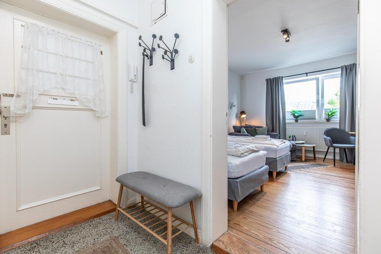 Fewo1846 - Kommood - Zentral Gelegenes Studio-Apartment Mit Balkon Im Hochparterre Flensburgo Esterno foto